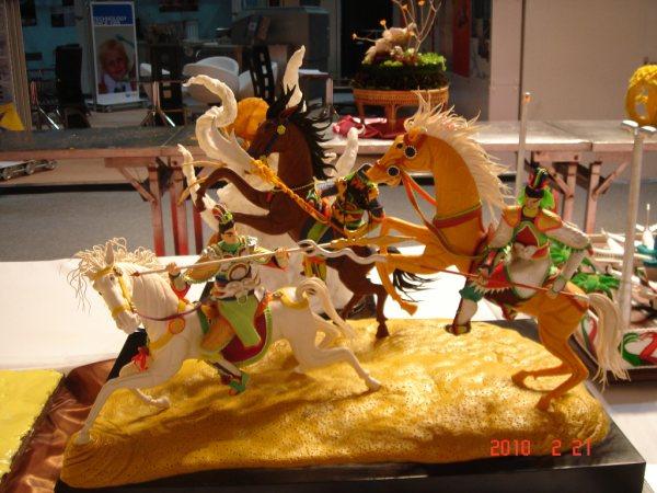 2010国际沙龙美食大赛最佳厨房艺术家董立峰先生和他的获奖作品封面