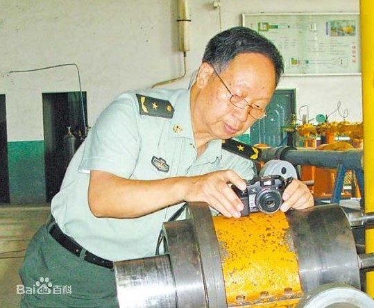 2013感动中国十大人物之一、林俊德---纵死终令汗竹香封面
