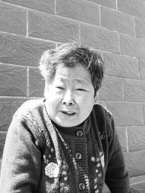 老太苦等初恋60年守承诺【十大感人爱情故事】封面