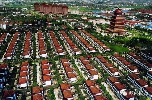 坚持走毛泽东道路的村庄个个都很土豪，住在小村庄，何羡北上广封面