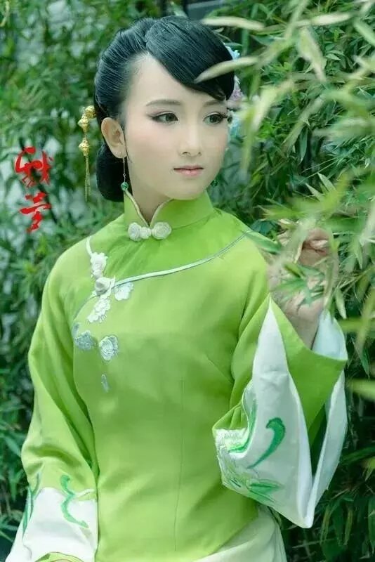 【清雅阁】淡淡芳华入春泥！【散文】封面