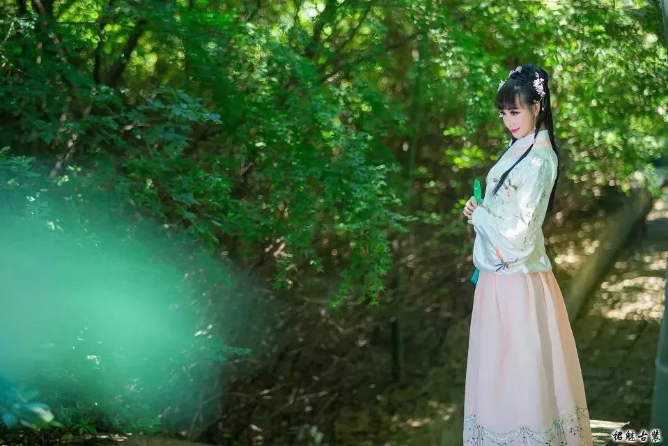【清雅阁】一朵桃红诗雨，青花醉！封面