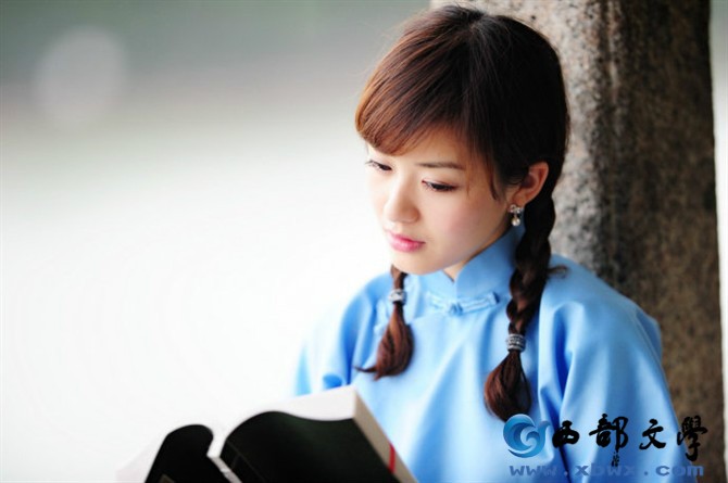 【袁小玉诗歌】诗人的行囊封面