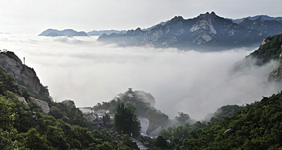 七律【夏游昆嵛山】封面