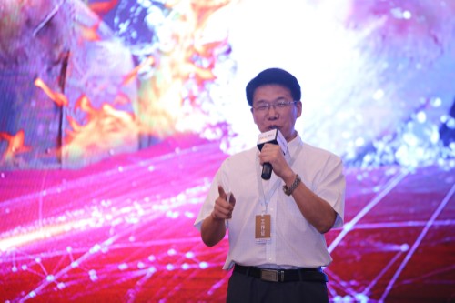 一个人力资源公司竟然处理不了内部的人力资源问题，四哥一来，双手奉送封面