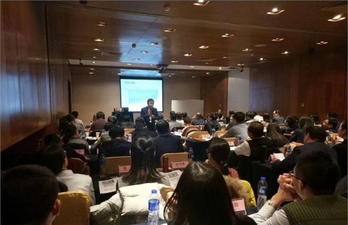 北京大学房地产标杆总裁班《战略薪酬与绩效管理》封面