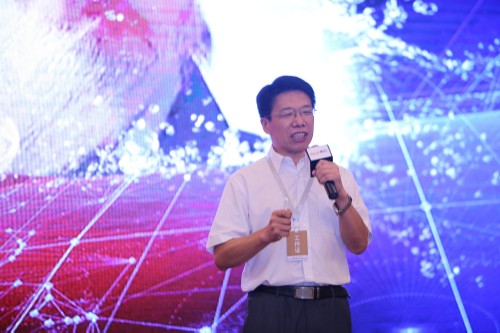 面临解散的销售队伍，一年后成为“狼群”，来欣赏下四哥的“八路军原则”封面