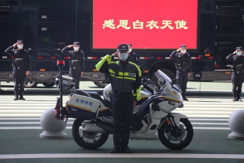 假如时间可以存取，难忘泪目封面