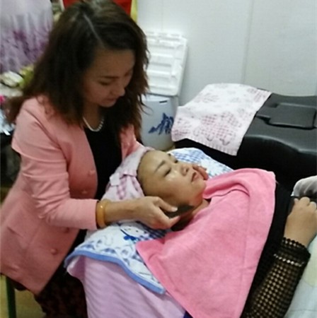做劳动者最美的传播者无尚光荣封面