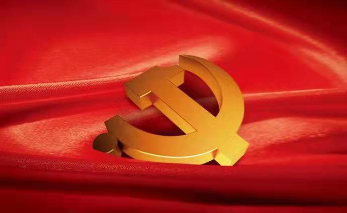 《把一切献给党》读后感封面
