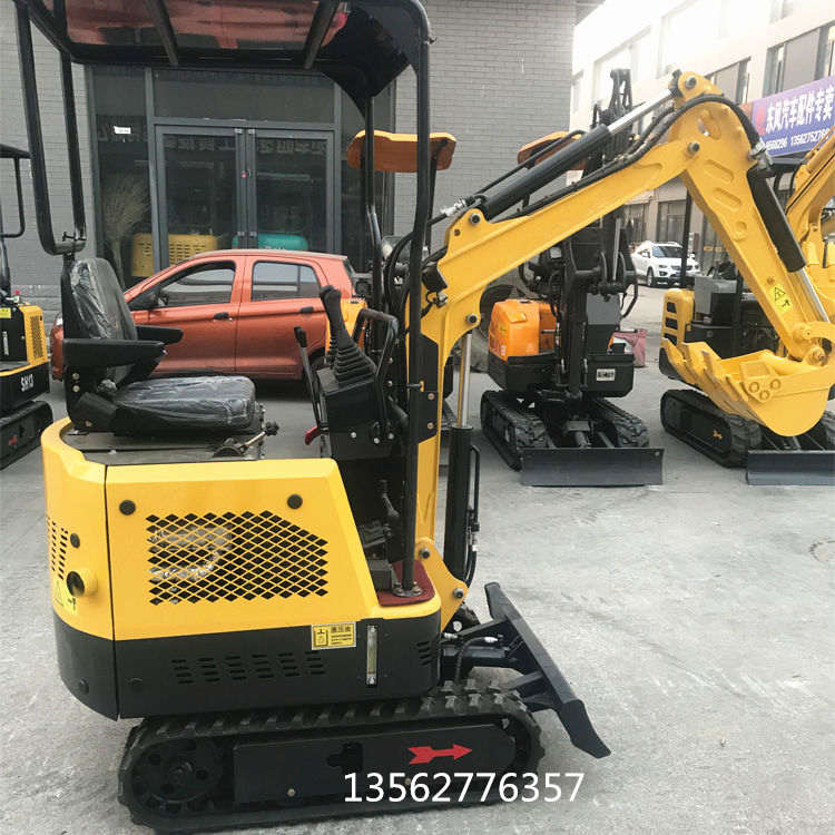 农用小型挖掘机牧场抓草机封面