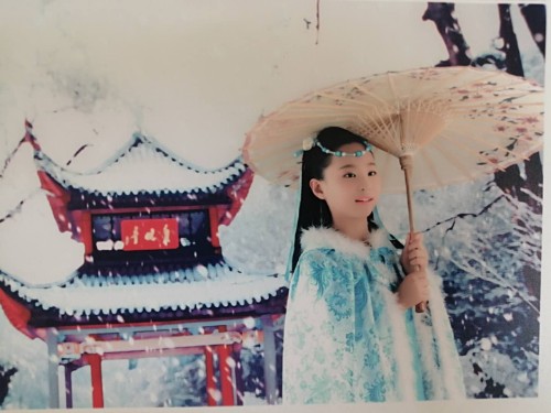 董荣天，一个追梦的女孩封面