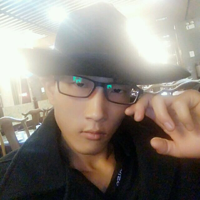 长月头像
